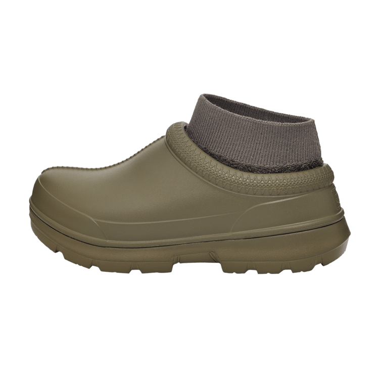 UGG Tasman X Slipper Burnt Olive, zijaanzicht met grijsgroene sluitmof en geribbeld boord, massieve zool