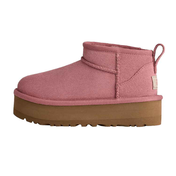 UGG Classic Ultra Mini Platform Boot Pink Dawn zijaanzicht, roze suèdelook met dikke beige platform zool en pull-handle