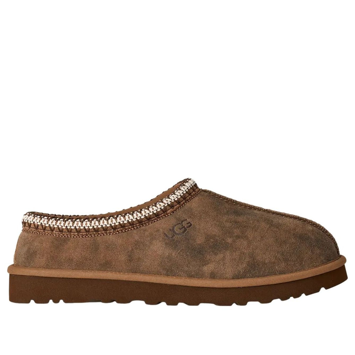 UGG Tasman Baxter Slipper Chestnut, profiel met massief bruine zool