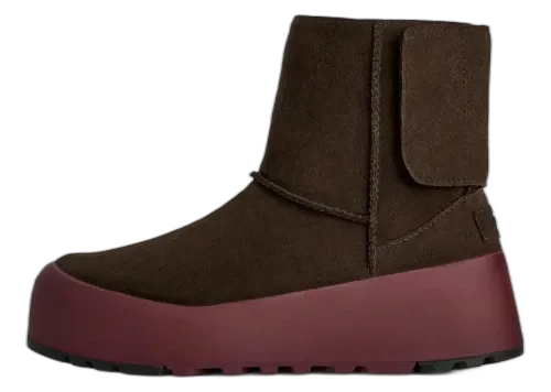 UGG Classic StreetScape Boot Dusted Cocoa Wild Grape, zijaanzicht met bruinsuède schaft en paars platform