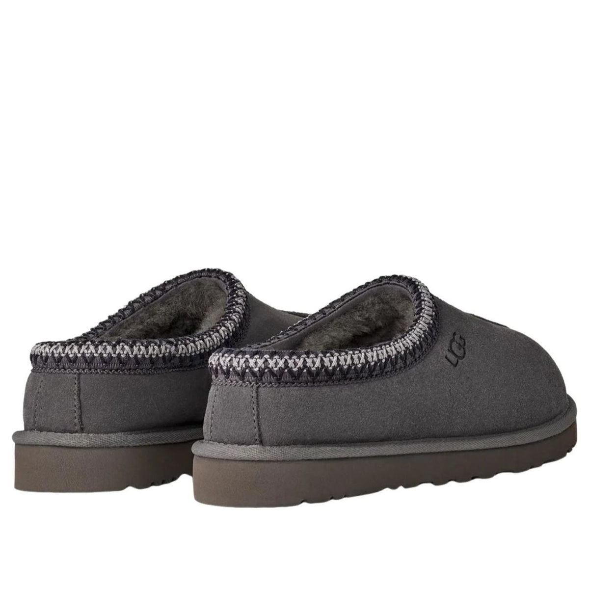 UGG Tasman II Slipper Dark Grey, achteraanzicht paar samen met naad op hak