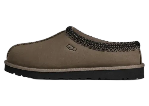 UGG Tasman II Nubuck Slipper Dried Oregano, zijaanzicht met bruingrijs nubuckleer, gebreide kraag en zwarte zool