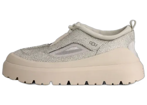 UGG Heritage Utility Axoid Crackle Sneaker Jasmine, zijaanzicht met glitterend crackle-oppervlak en crème-witte plateauzool