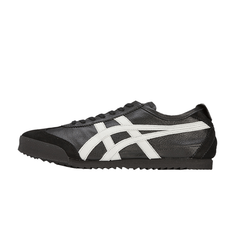 Onitsuka Tiger Mexico 66 Deluxe NM Black White zijaanzicht, zwart leer met witte streepdetails en gerimpelde zool