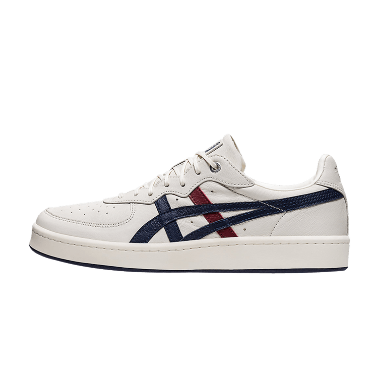 Onitsuka Tiger GSM SD Cream Peacoat zijaanzicht, crème leer met donkerblauwe en bordeauxrode strepen, dik zoolprofiel