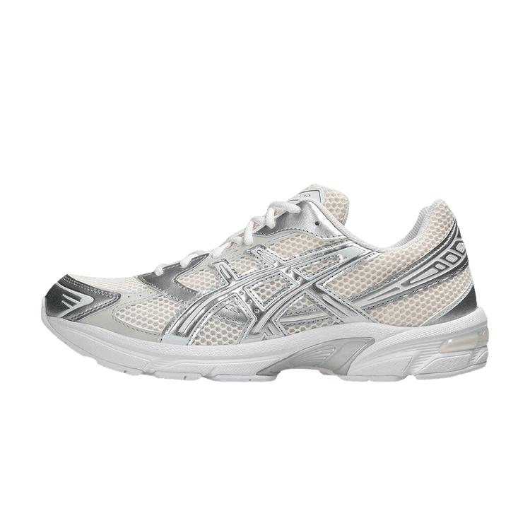 ASICS Gel-1130 Blush Pure Silver, zijaanzicht met witte mesh, metallic zilver stiksels en zwarte accenten