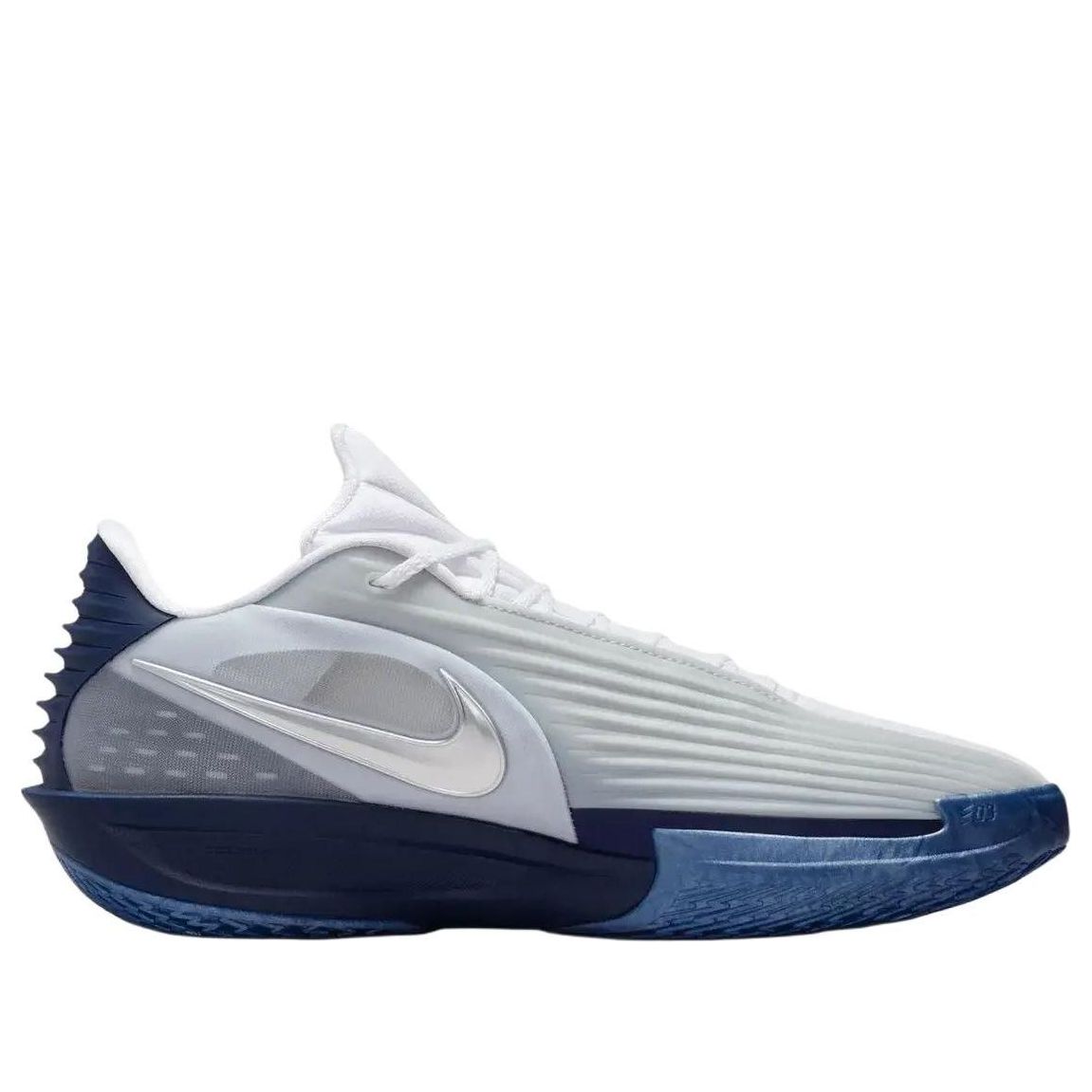 Nike Air Zoom GT Cut 3 Turbo Dallas Mavericks, driekwart aanzicht met wit en donkerblauw, geribde bovenvoet