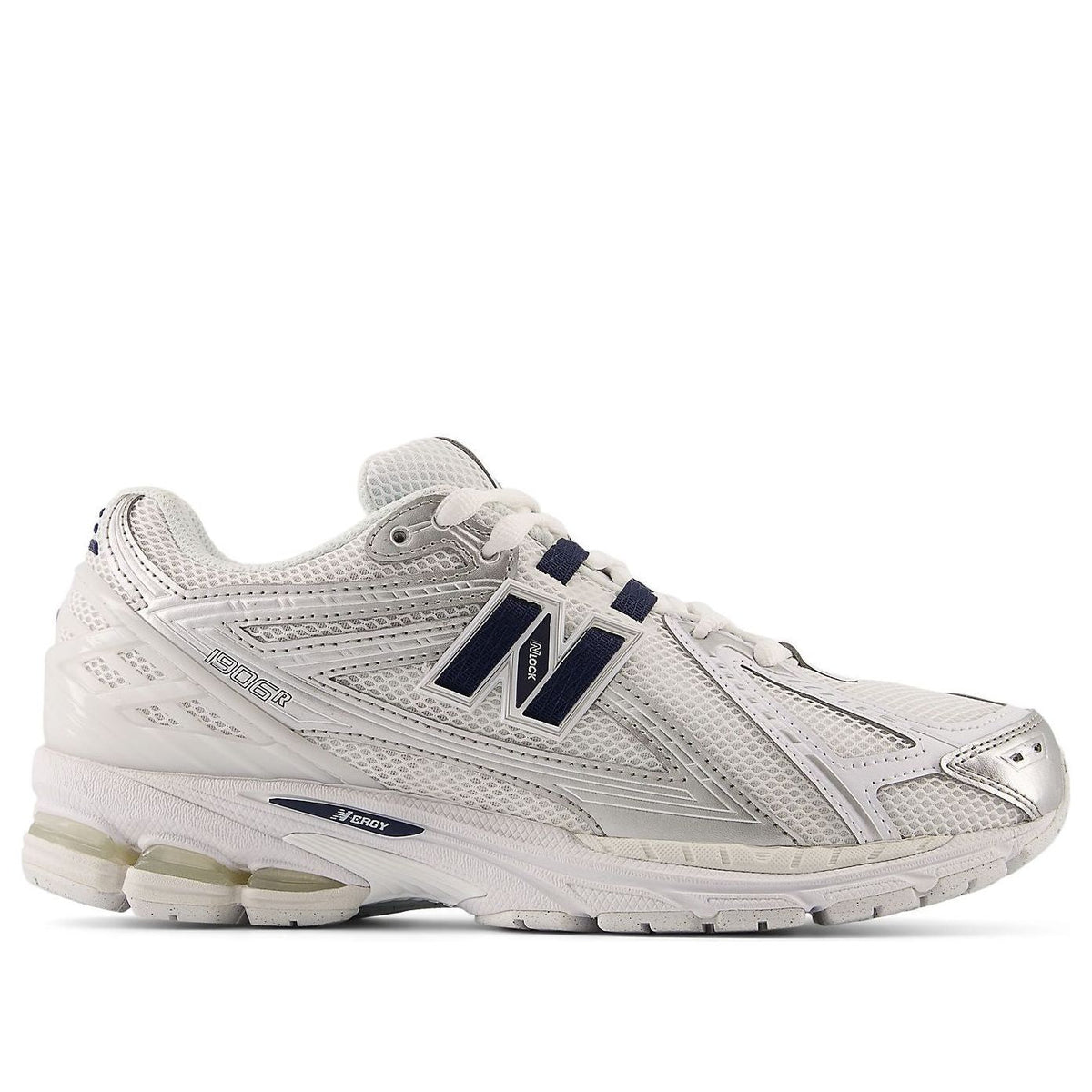 New Balance 1906R White Navy Silver Metallic, zijaanzicht met mesh textuur en donkerblauwe N-markering