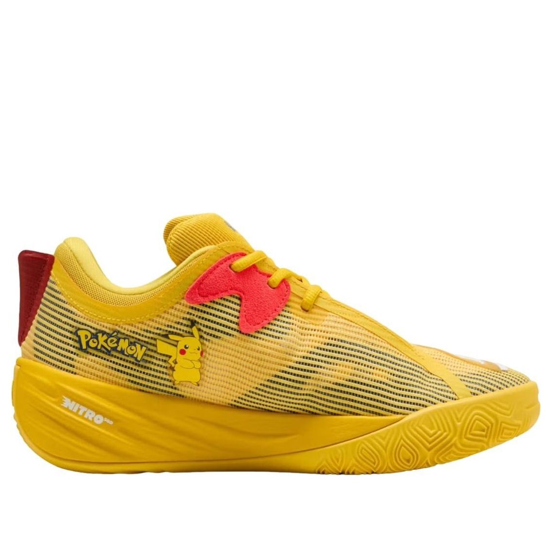 Puma All-Pro Nitro 2 Pokémon Pikachu, driekwart aanzicht met Pikachu-logo op de schacht en rode veters