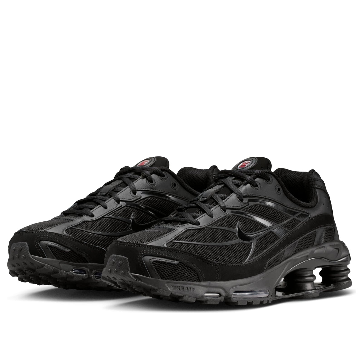 Nike Shox Ride 2 Black driekwart aanzicht beide schoenen, mesh- en leerdetails