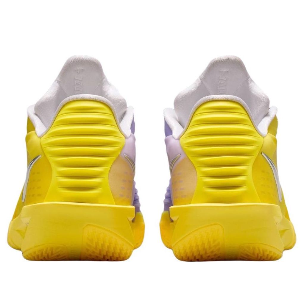 Nike Air Zoom GT Cut 3 Turbo Los Angeles Lakers, achteraanzicht met fel gele zool en fijne riffels