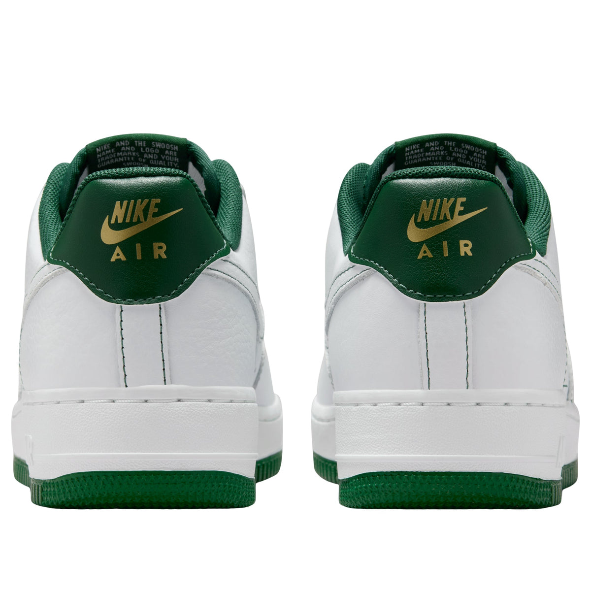 Nike Air Force 1 Low Mini Jewel, achteraanzicht met groen haklabel en gouden swoosh