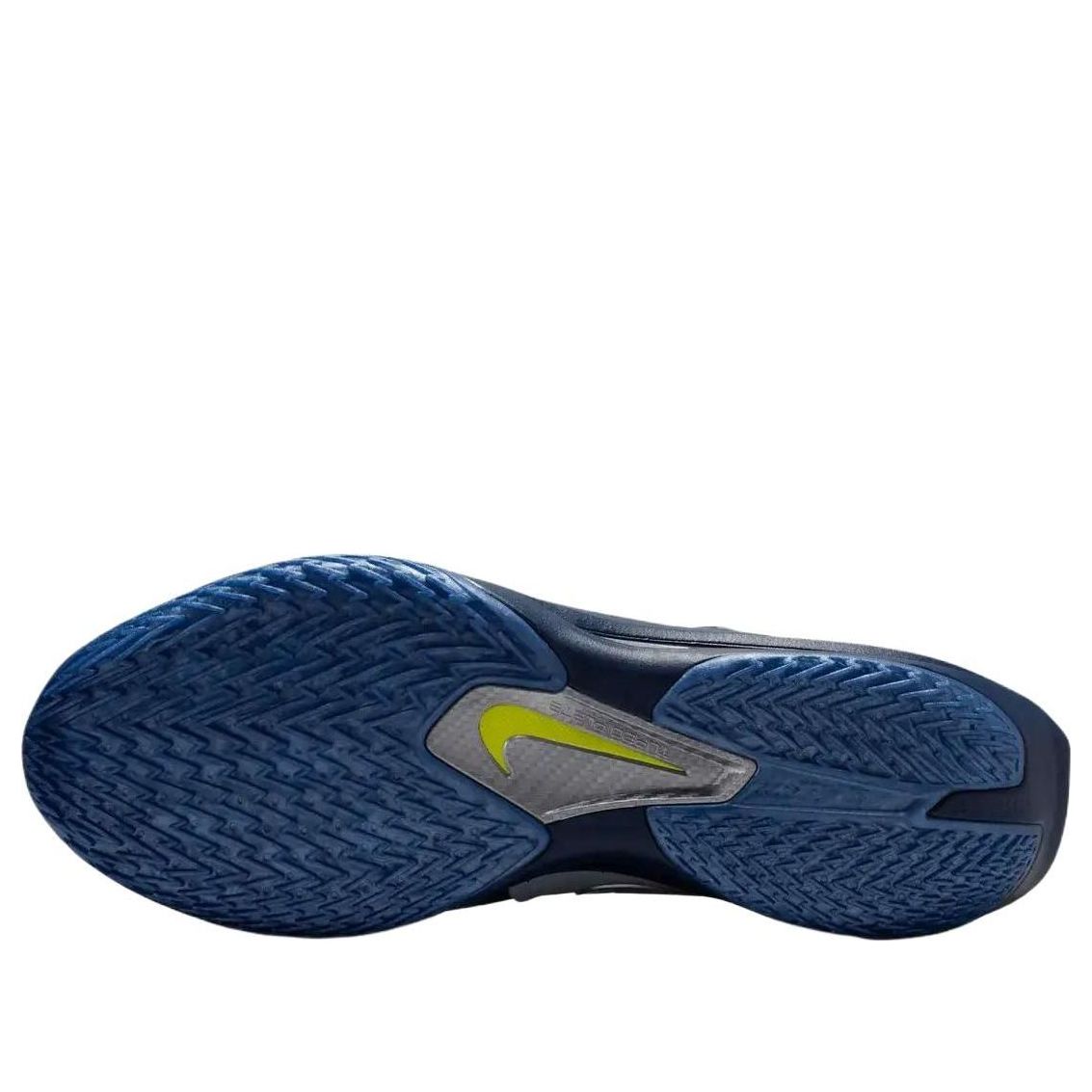 Nike Air Zoom GT Cut 3 Turbo Dallas Mavericks, zoolprofiel met donkerblauw rubber en geel Swoosh-detail in midden