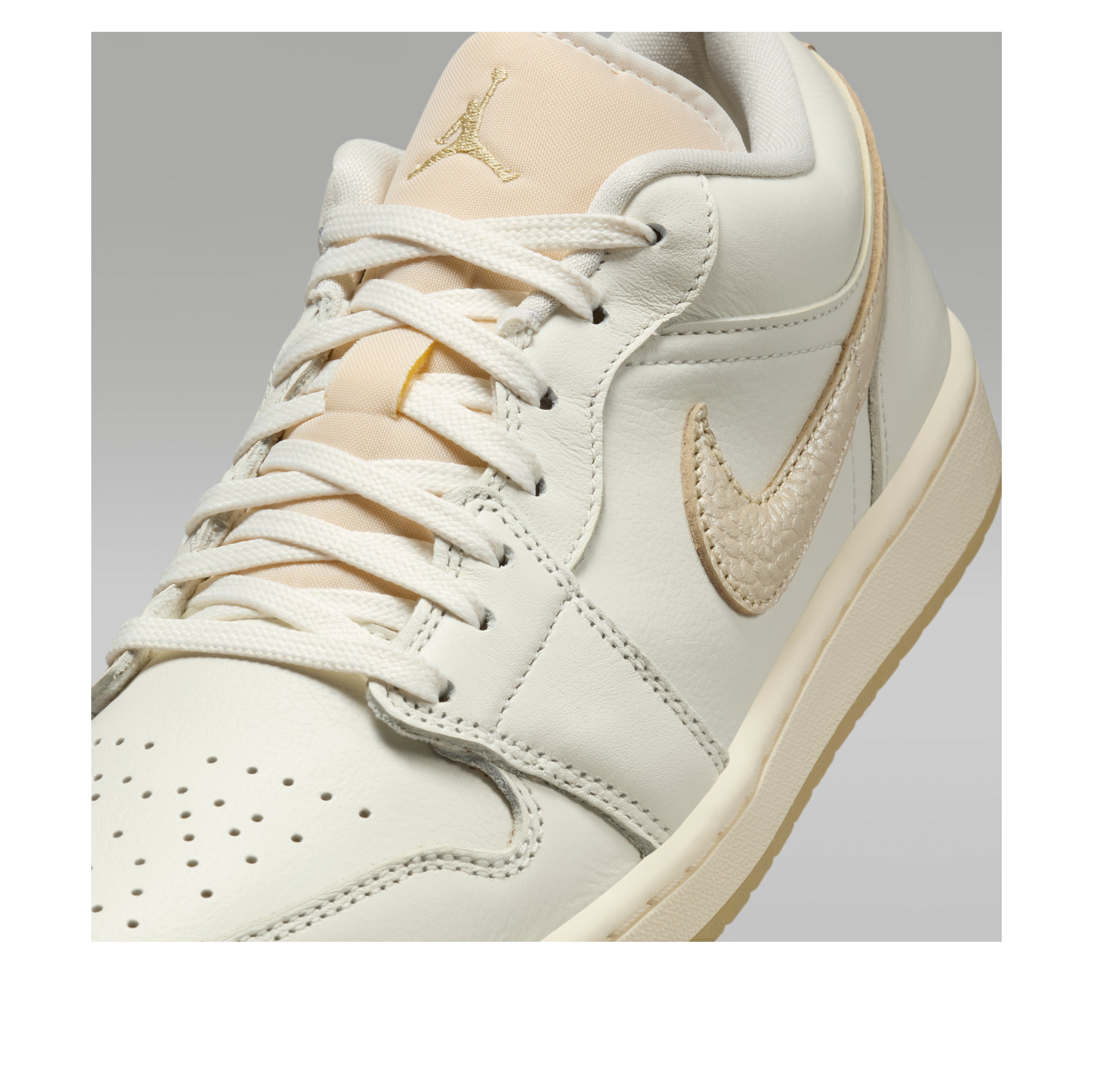 Jordan 1 Low SE Metallic Team Gold