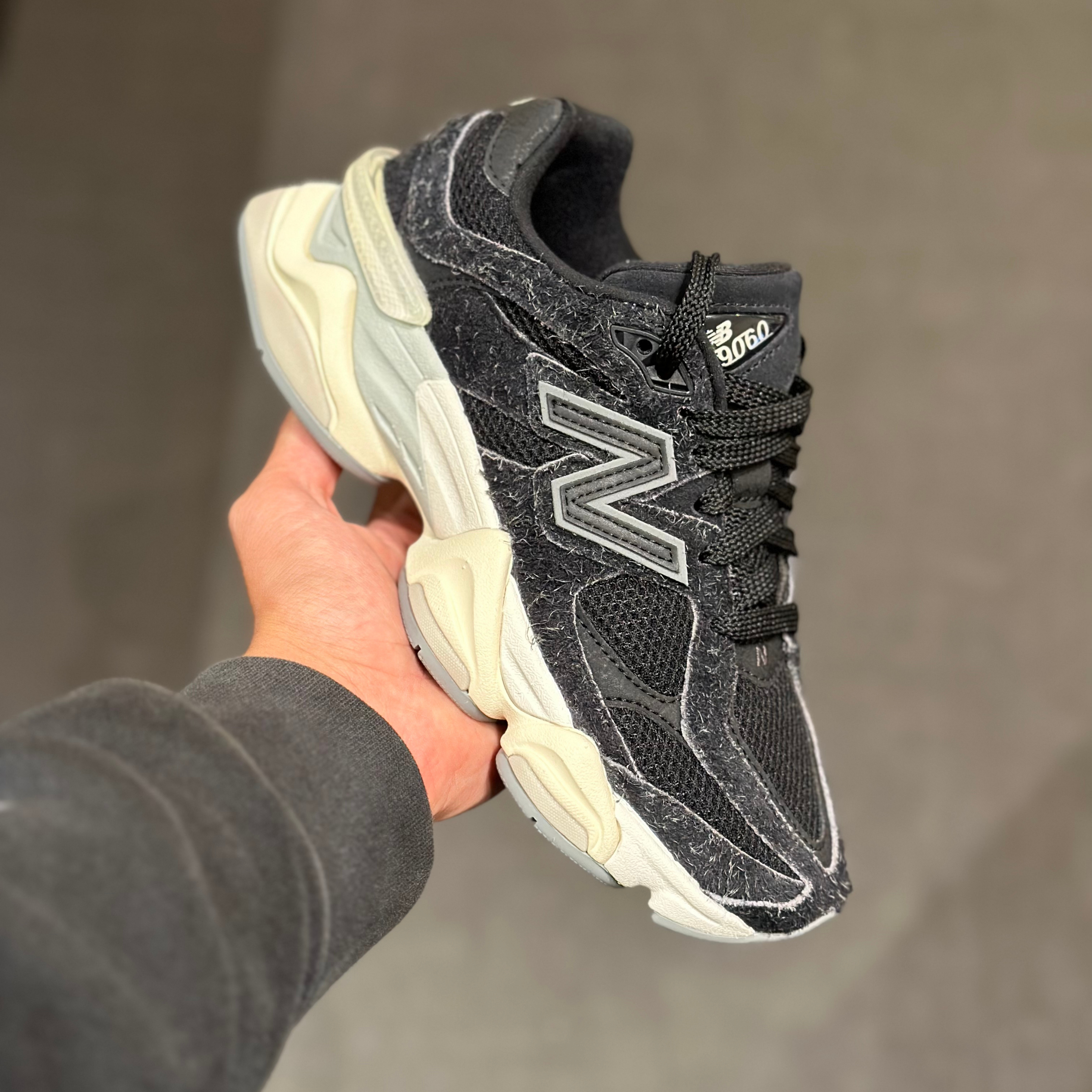 NEW BALANCE 9060 SEA SALT BLACK