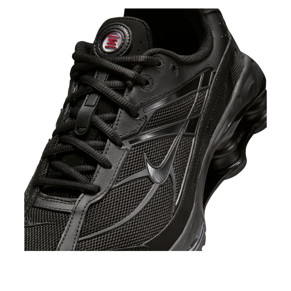 Nike Shox Ride 2 Black detailfoto voorkant schoen, vetersluiting en tonguepatch