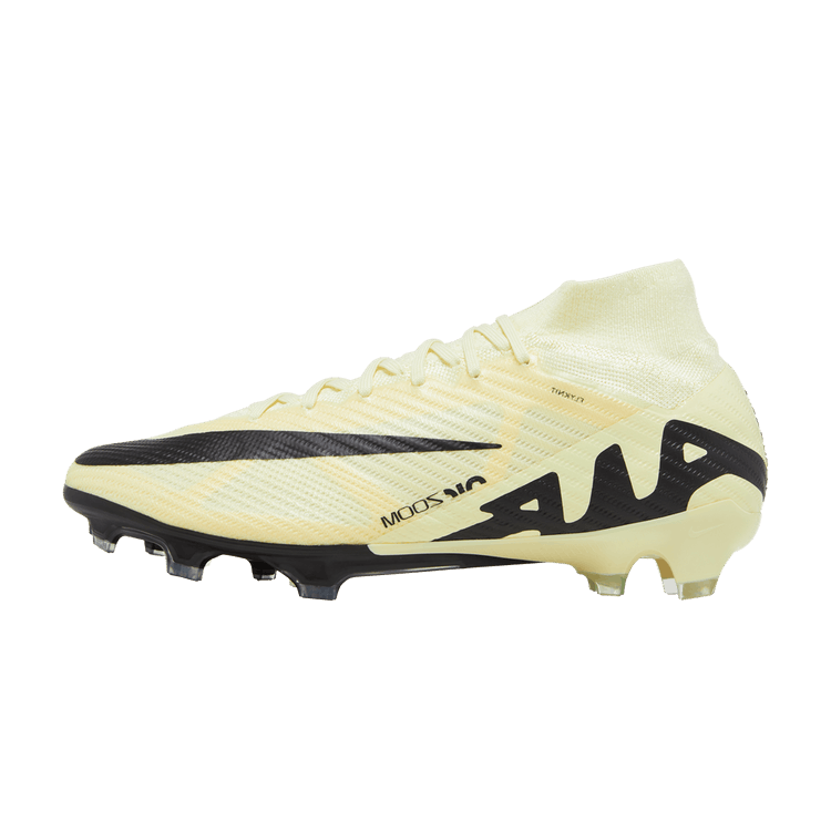 Nike Zoom Mercurial Superfly 9 Elite FG Lemonade, zijaanzicht voetbalschoen in crème met zwarte grafische accenten en studs