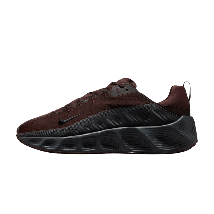 Nike Ava Rover Earth Black zijaanzicht, bruine en zwarte suède met geribbelde zool