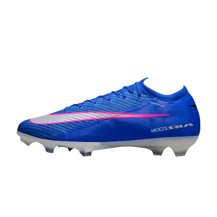 Nike Zoom Mercurial Vapor 16 Elite FG Attack Pack, zijaanzicht met blauw knit, witte zool en felroze swoosh