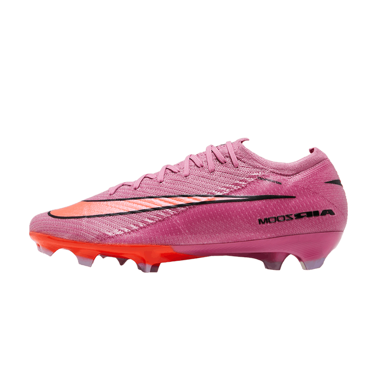 Nike Mercurial Vapor 16 Elite FG Scary Good Pack, zijaanzicht voetbalschoen roze met zwart swoosh en rode zool