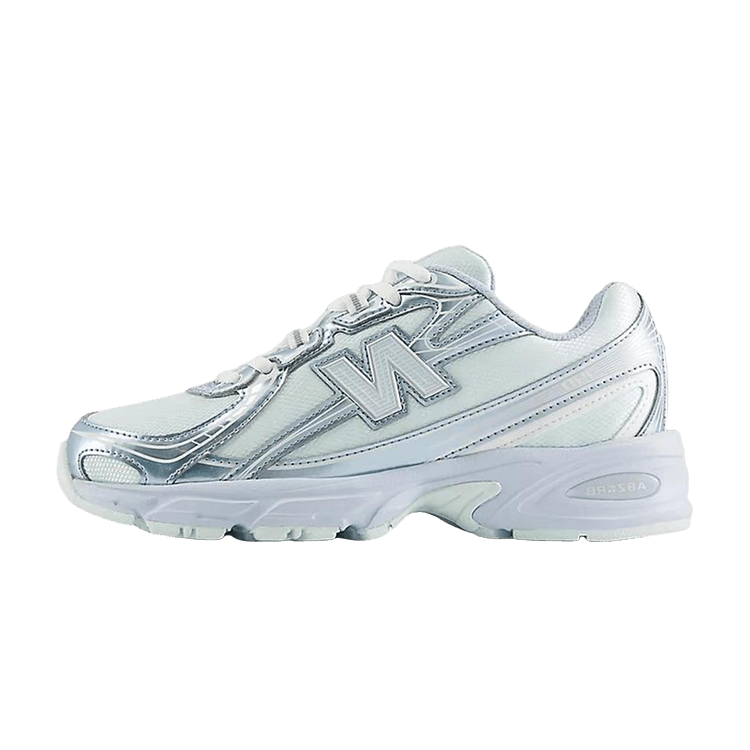 New Balance 740 Lace Big Kid 'Glint Blue' zijaanzicht, zilverblauwe nubuck met wit luchtzoolelement