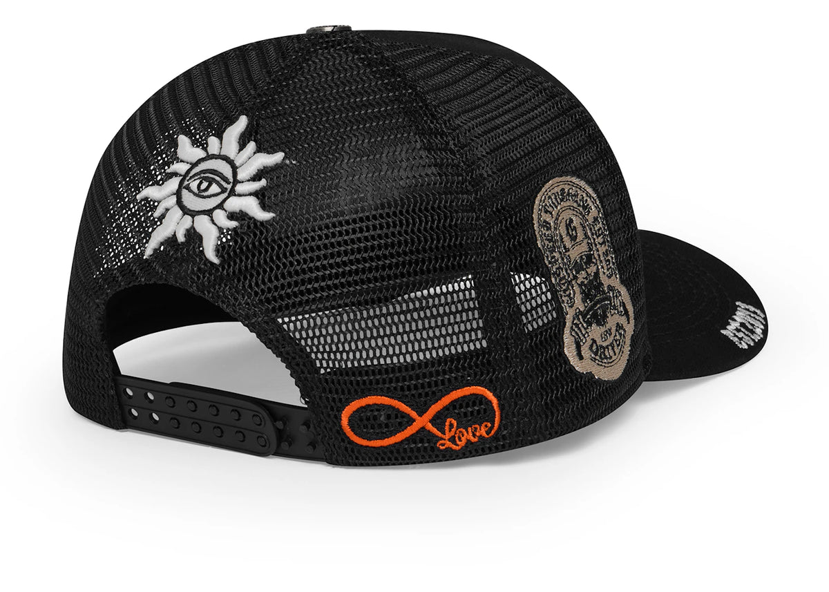 Godspeed GS Forever Trucker Hat OG, achteraanzicht met mesh-panelen, ooglogo en oranje infinity-detail