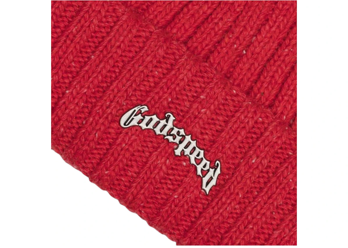 Godspeed OG Logo Emblem Beanie Red, detailfoto van het gebreid materiaal en wit geborduurde merknaam