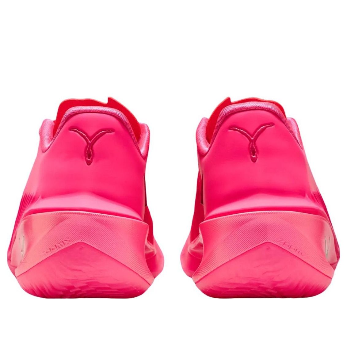 Nike Air Zoom GT Cut 4 Kay Yow achteraanzicht, zichtbaar vormgegeven hielkap en roze kleurvlakken