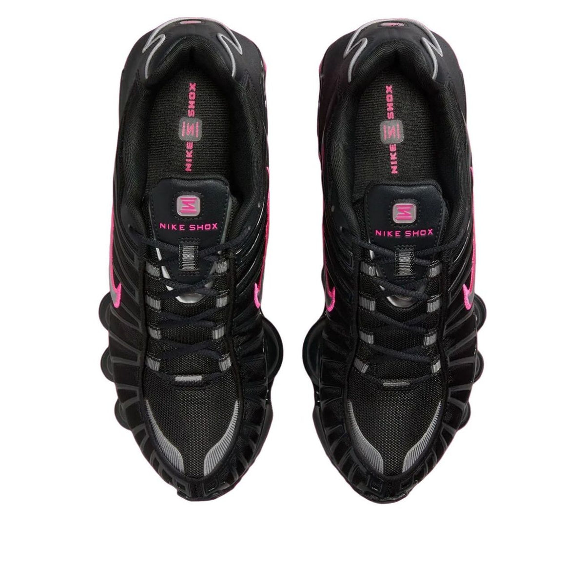 Nike Shox TL Off Noir Hyper Pink Silver bovenaanzicht met Nike Shox-branding op tong en mediale zijde