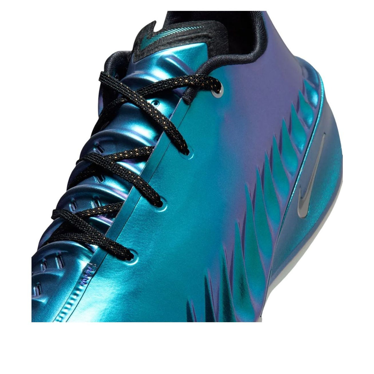 Nike Air Zoom GT Cut 4 Preheat detailfoto voorkant met geribde upper en zwarte snering