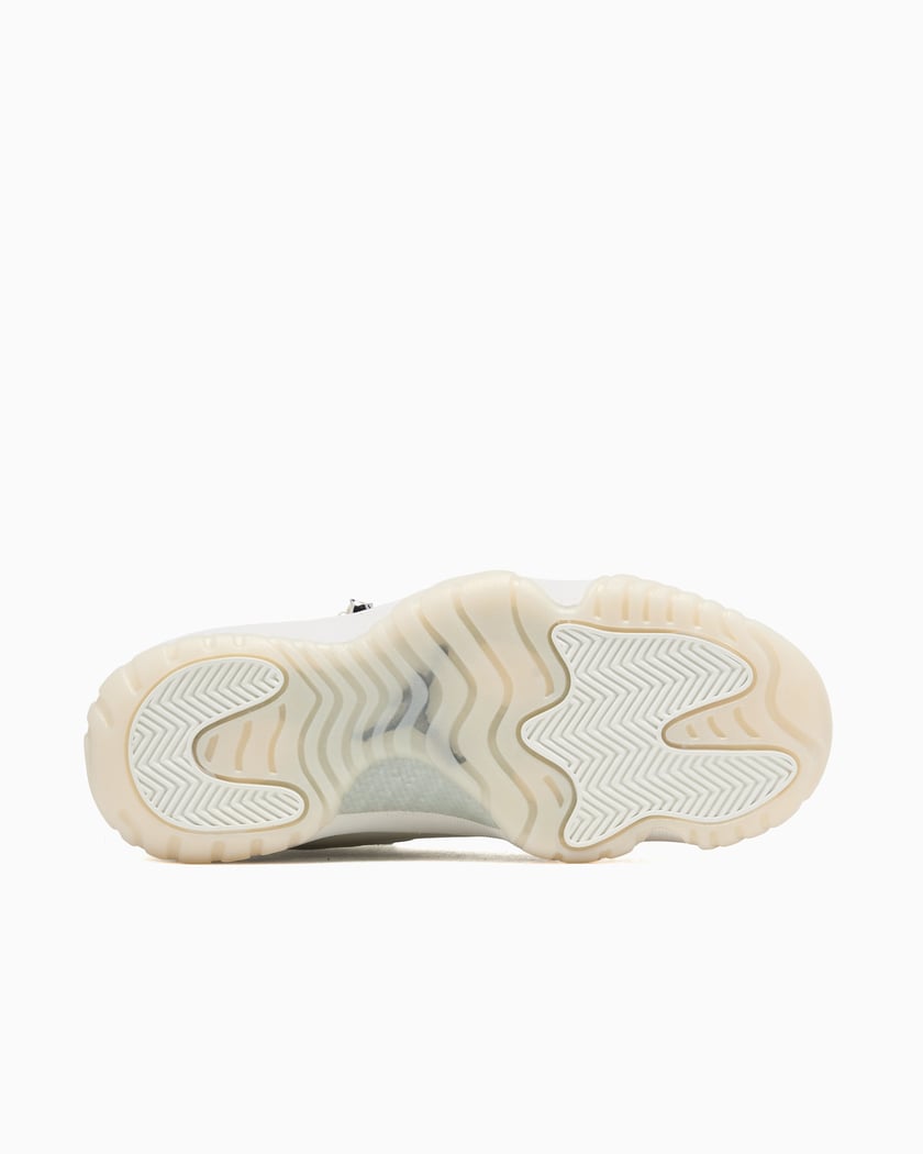 Jordan 11 Retro Pearl