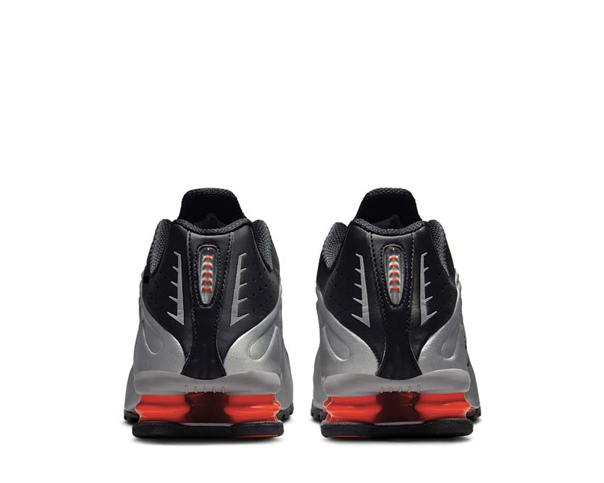Nike Shox R4 Black Metallic Silver (2025)