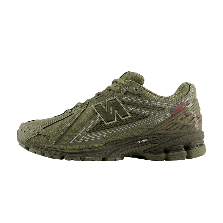 New Balance 1906R Primaloft Dark Olivine Silver Metallic, zijaanzicht met olijfgroene mesh en zilvermetallic accenten