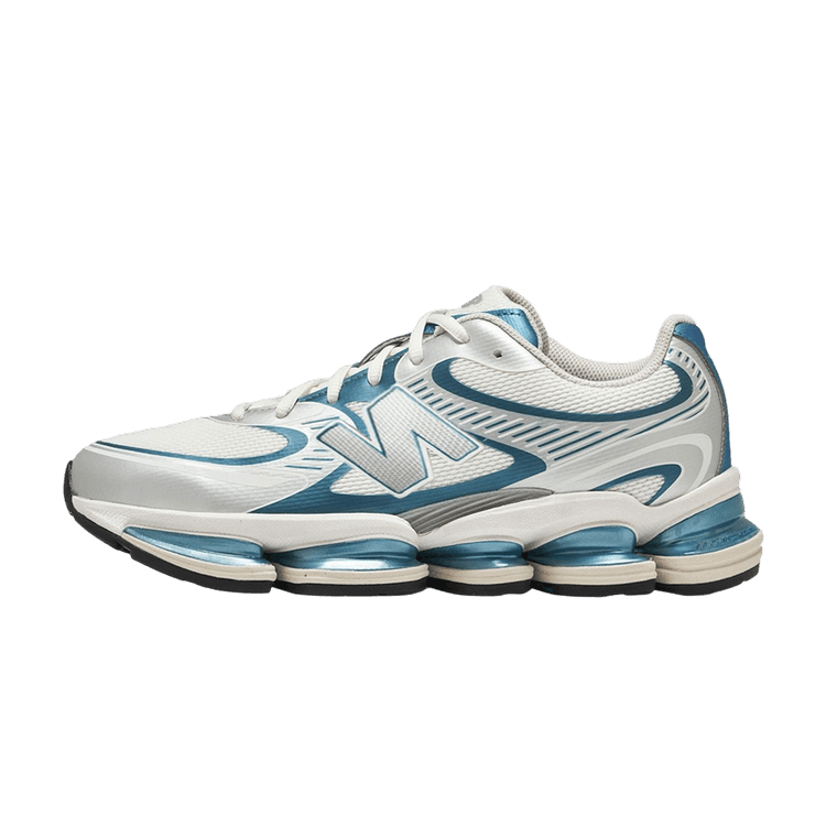 New Balance 2000 'Silver Teal' zijaanzicht met wit mesh, tealblauw accenten en zool met luchtblaasjes