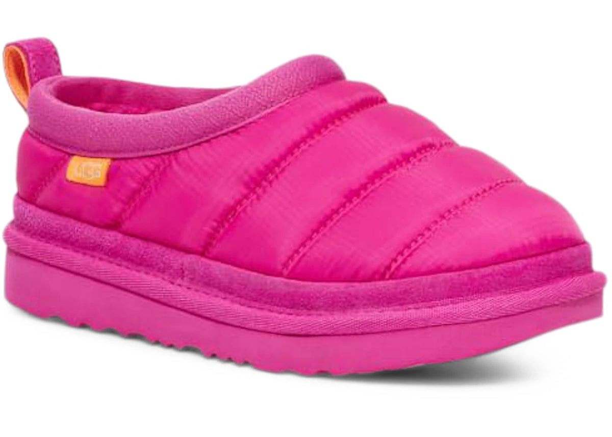 UGG Tasman LTA Slipper Rock Rose vooraanzicht, fuchsia gewatteerd nylon met fleece voering en logo