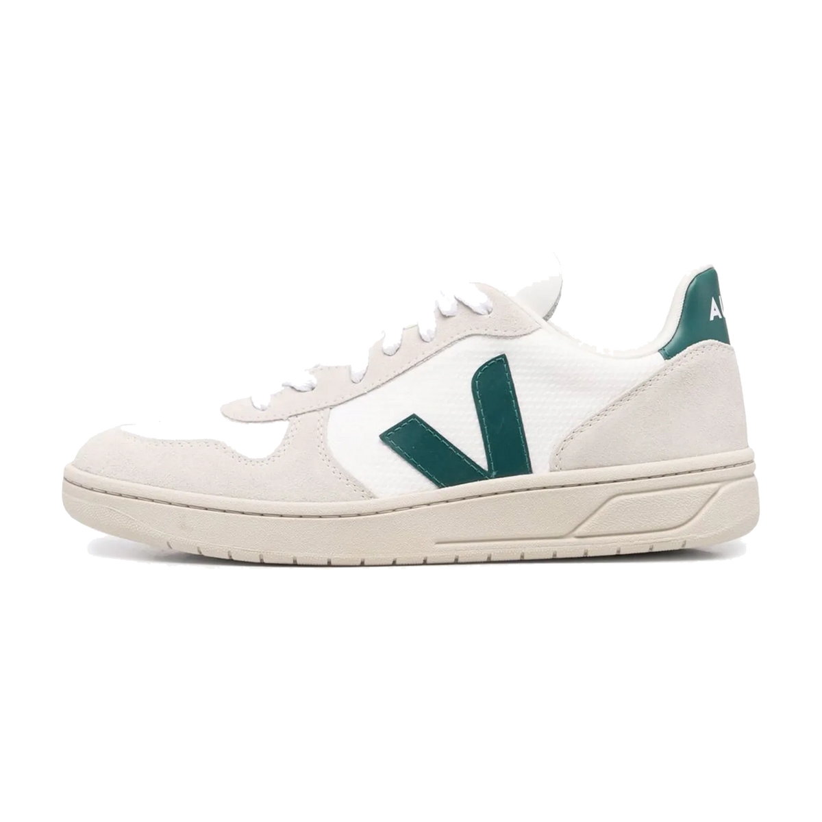 Veja V-10 Mesh White Brittany, zijaanzicht met wit mesh, beige suède en donkergroen V-logo