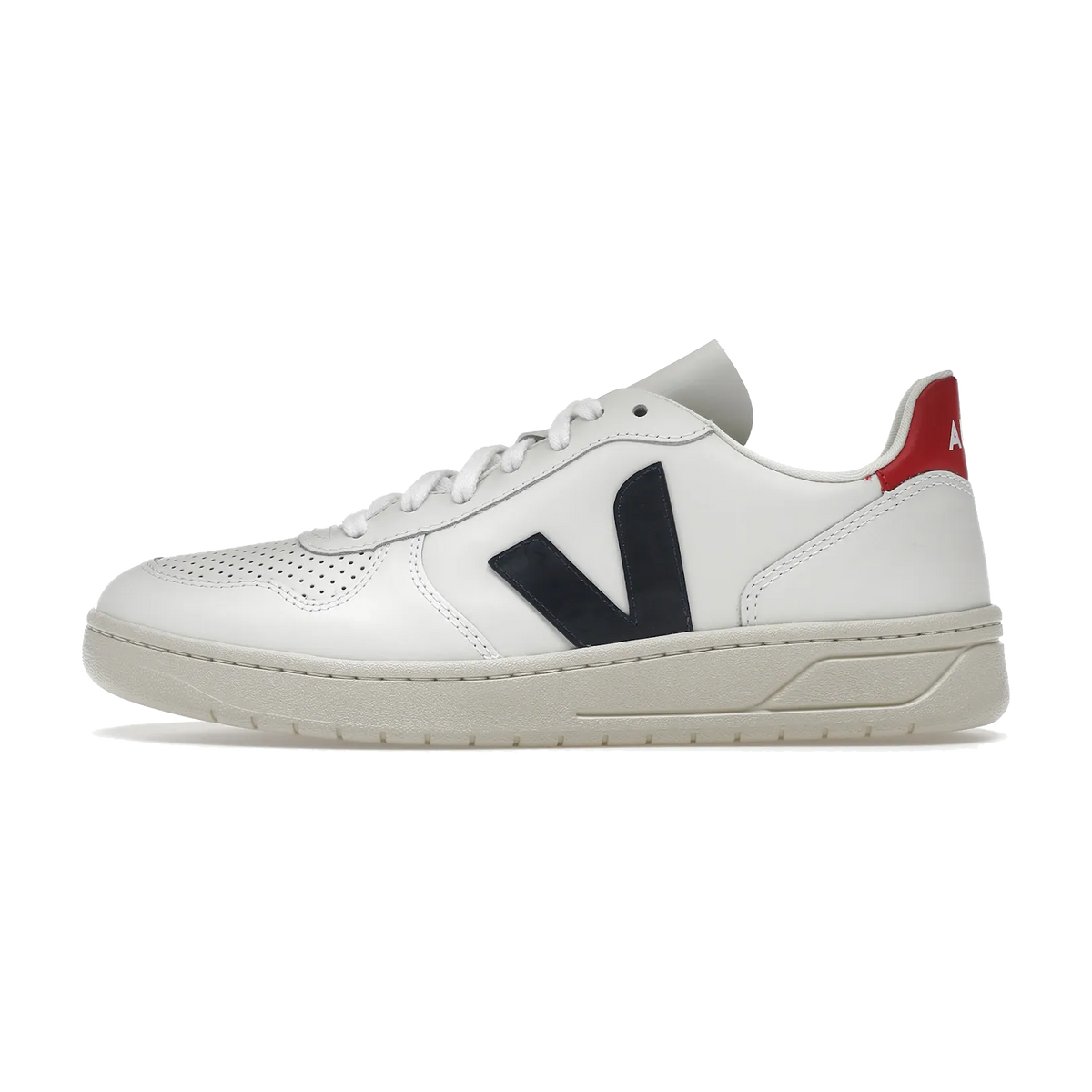 Veja V-10 Leather White Nautico Pekin zijaanzicht, wit leer met zwart V-logo en rode accenten op hiel, creme zool