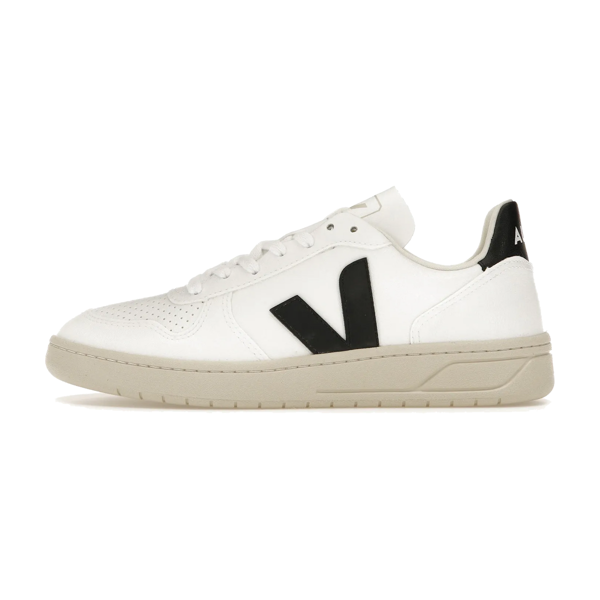 Veja V-10 White Black, zijaanzicht met wit leer, zwart V-logo en beige zool