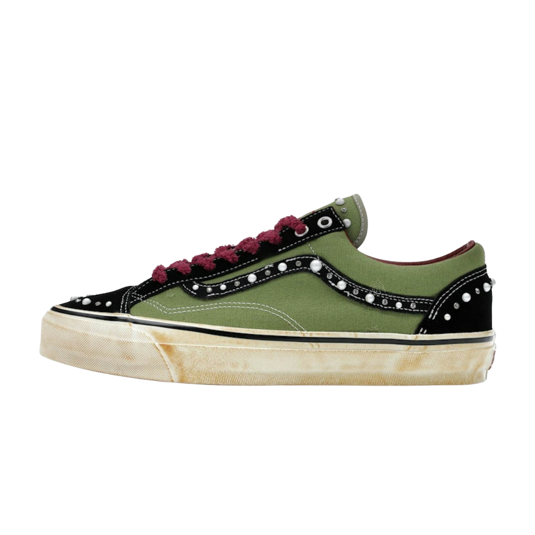 Vans OTW Old Skool Reissue 36 Satoshi Nakamoto Pearlized Army, zijaanzicht met groen canvas en zwarte suède details