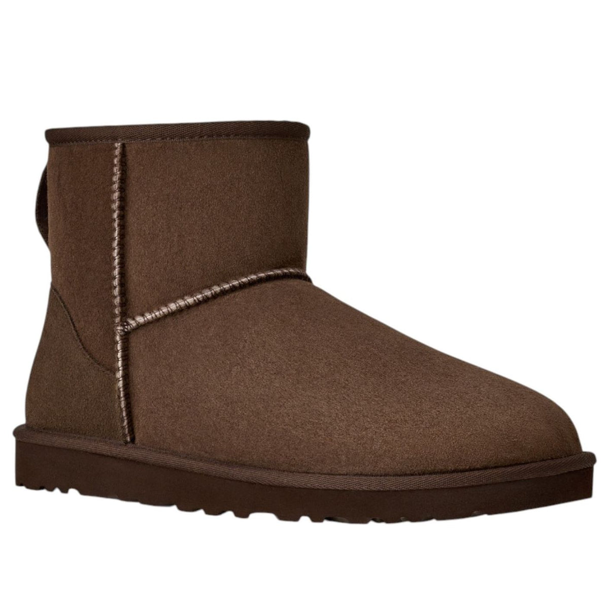UGG Classic Mini II Boot Dusted Cocoa vooraanzicht toont de karakteristieke vorm en gestapelde rubberzool