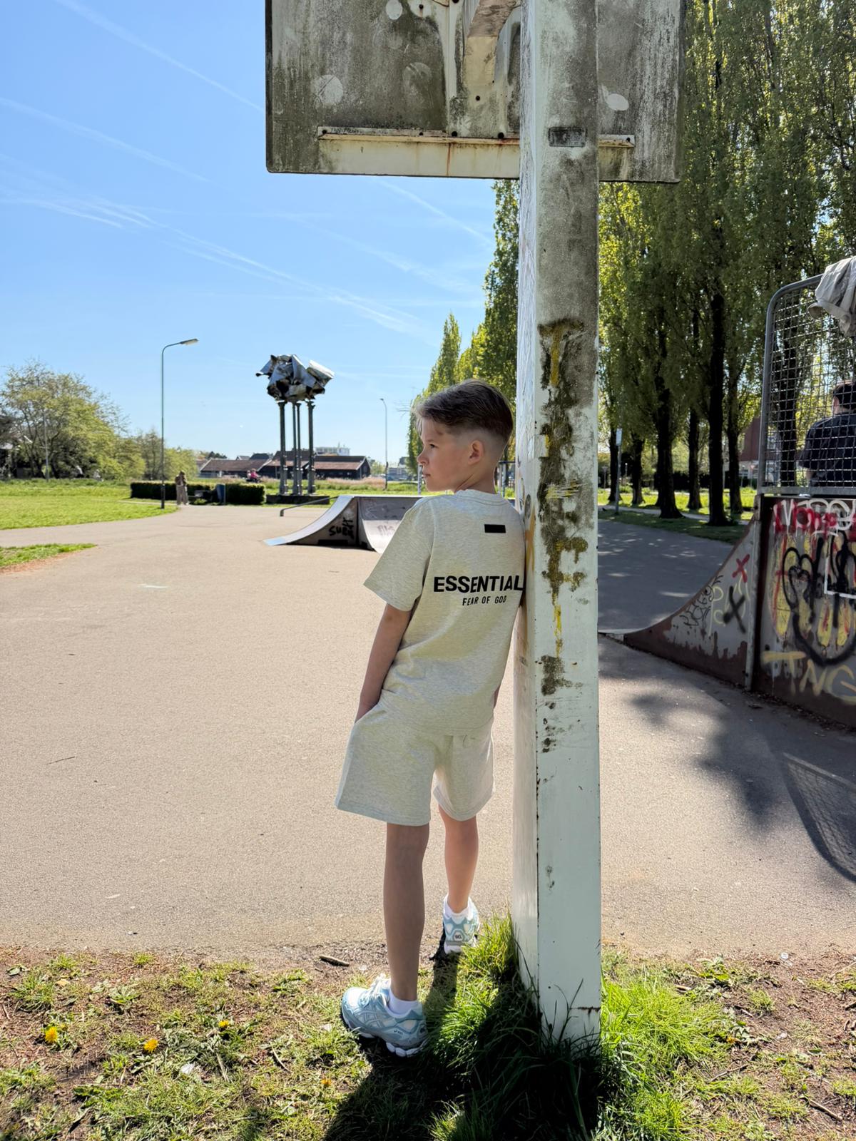 Fear of God Essentials Kids nu verkrijgbaar bij SneakerAsk