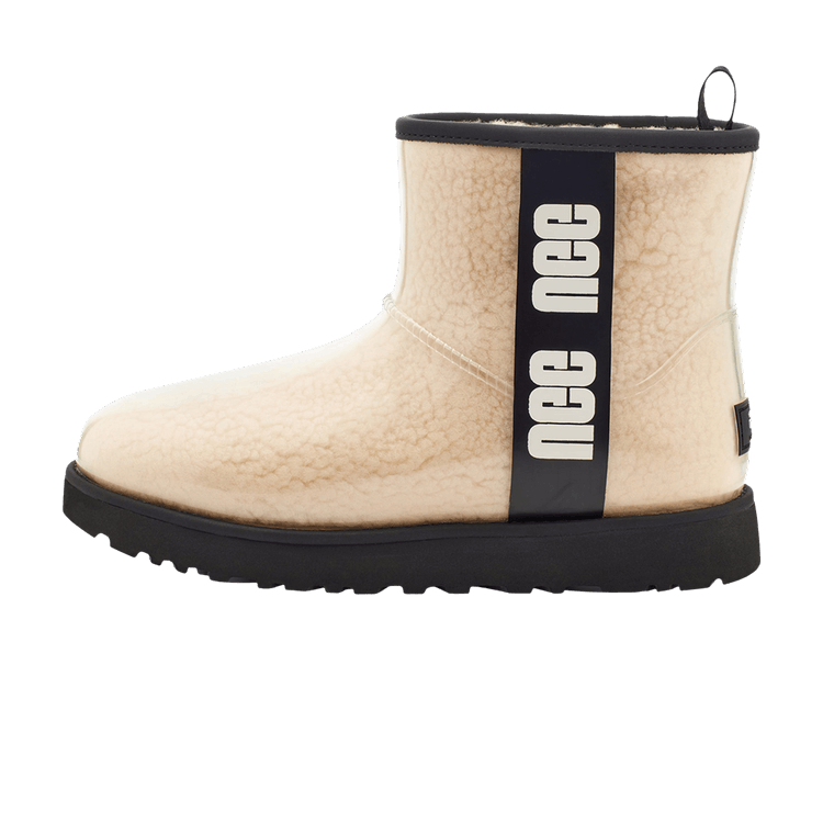 UGG Classic Clear Mini Boot Natural Black, zijaanzicht met crème wollen schacht, zwarte band met logo en zwarte zool