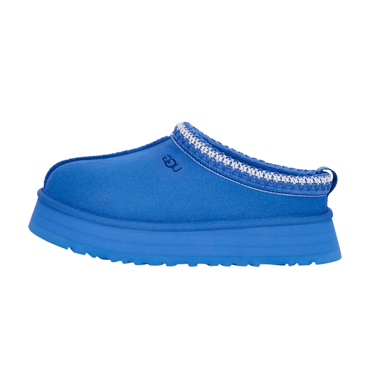 UGG Tazz Slipper Big Sky, zijaanzicht met blauwe suède voering en wit gestikte kraag op plateauzool