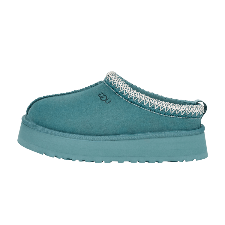UGG Tazz Slipper Desert Blue, zijaanzicht met gebreide kraag en dik platform, volledig in blauwgroen suède