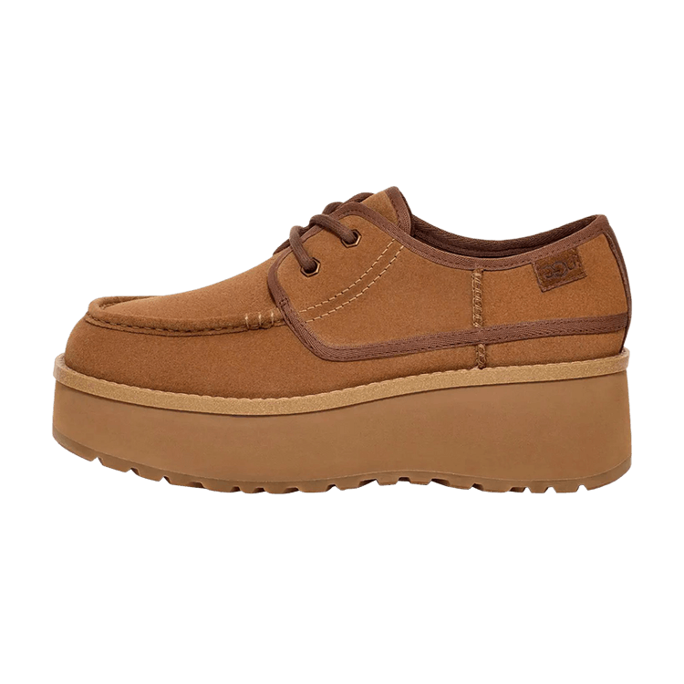 UGG Cityfunc Chestnut zijaanzicht, bruinsuède loafer met dikke platform zool en contrasterende stiksels