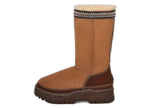 UGG Classic Tall TrailGazer Boot Chestnut, zijaanzicht, kastanjebruine suède met contrastvoering en dikke zool