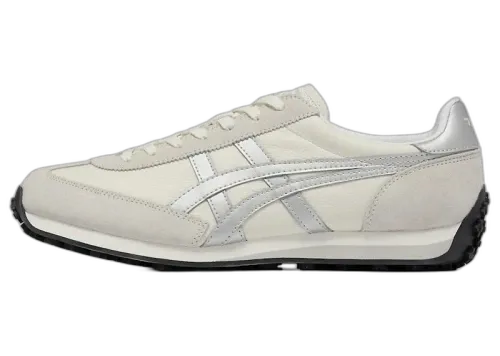 Onitsuka Tiger EDR 78 Cream Pure Silver, zijaanzicht met crèmekleurig canvas en zilverstrepen, zwarte zool