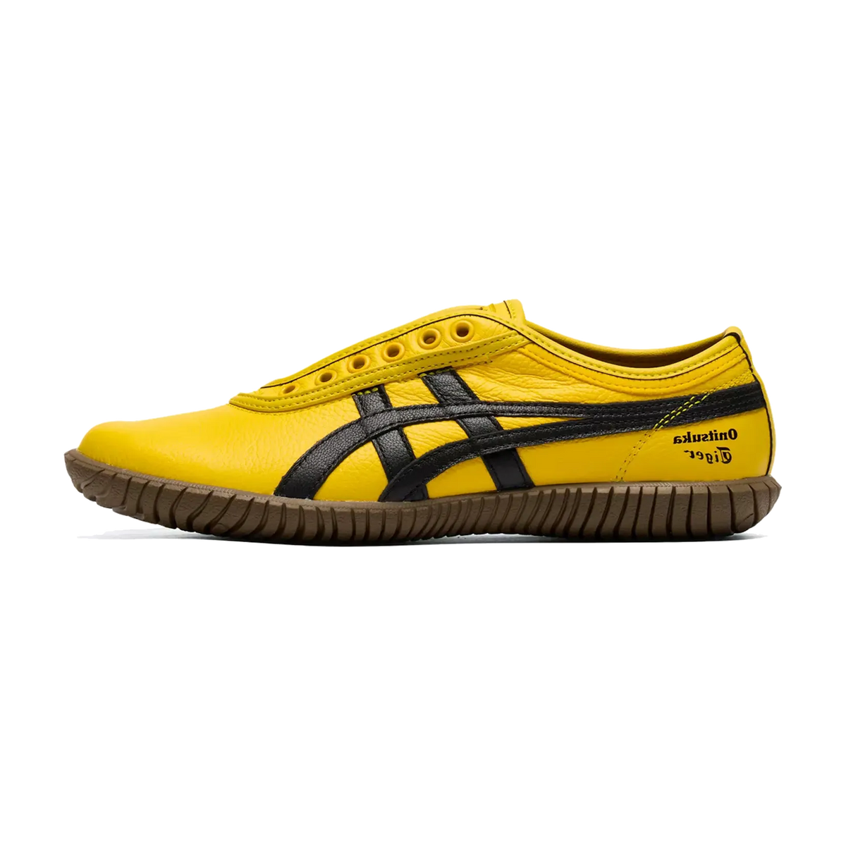 Onitsuka Tiger Tsunahiki Slip On Sunflower Yellow Black, zijaanzicht met geel leer, zwarte dwarsstrepen en bruine tussenzool