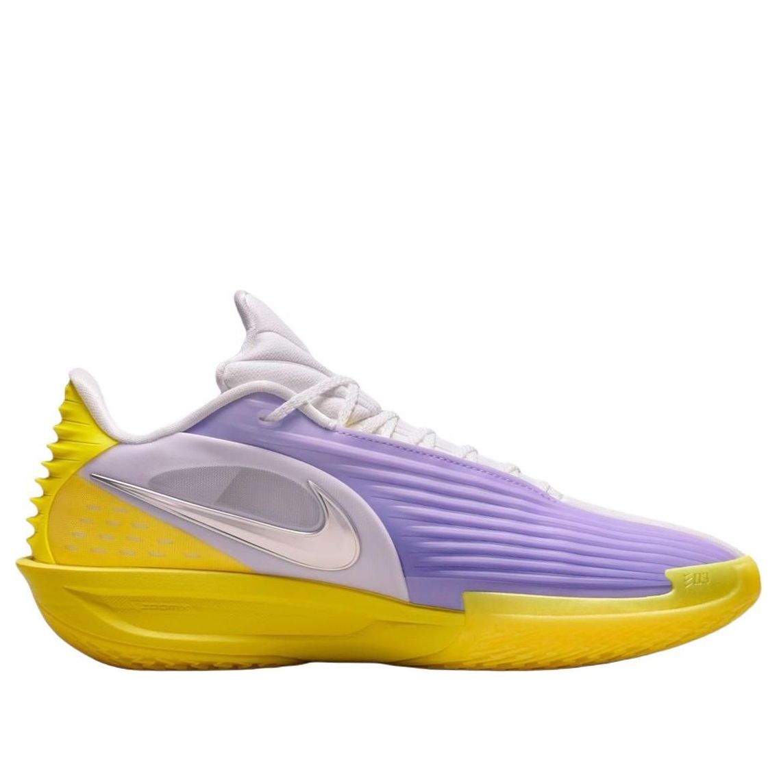 Nike Air Zoom GT Cut 3 Turbo Los Angeles Lakers, driekwart aanzicht met gele zool en paars-wit bovenwerk