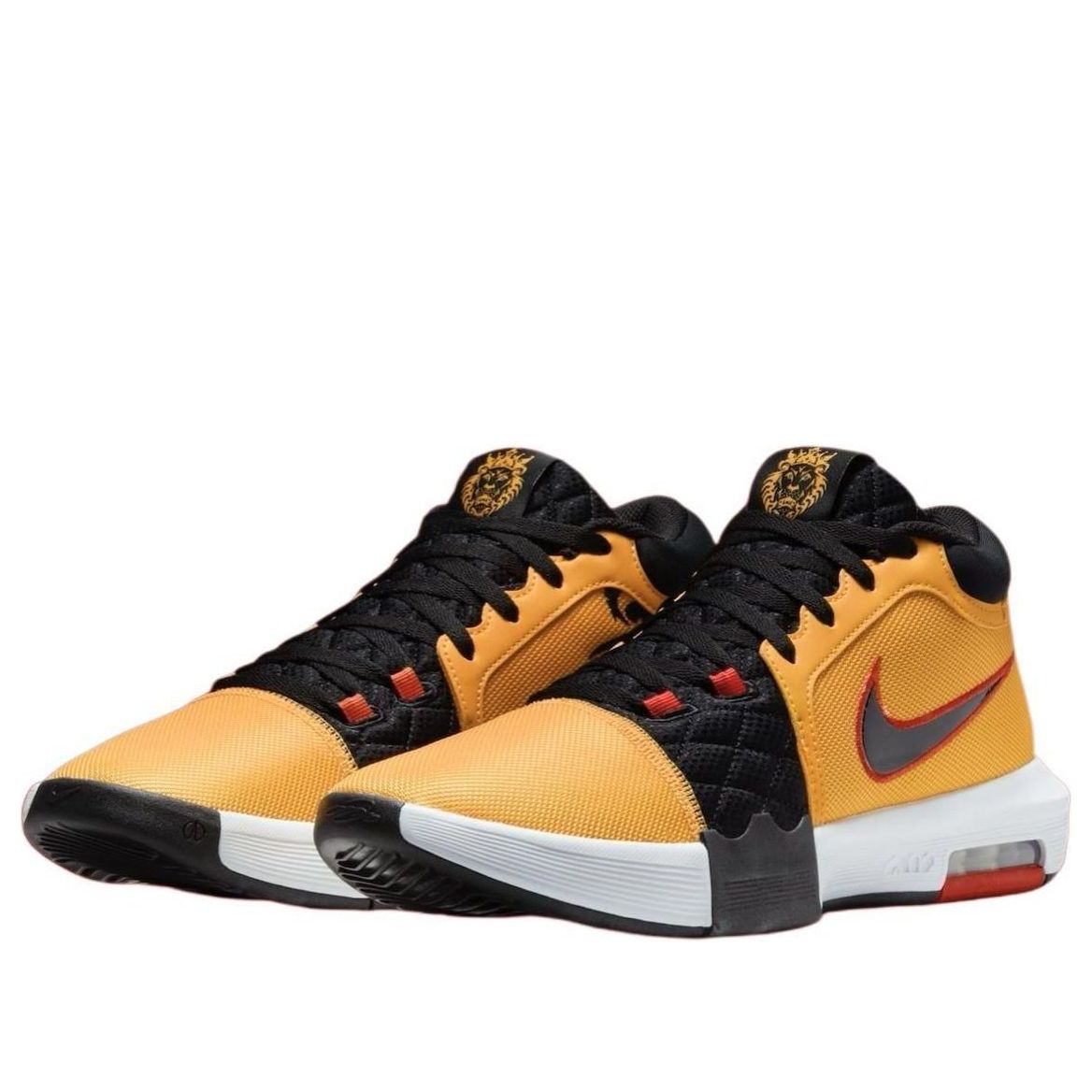 Nike LeBron Witness 8 Bruce Lee paar samen in geel en zwart met witte zool en rode Air-eenheid